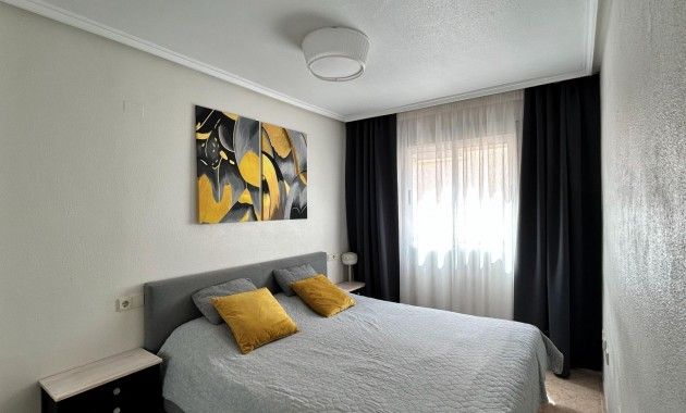 Herverkoop - Appartement / flat -
Torrevieja - Centro