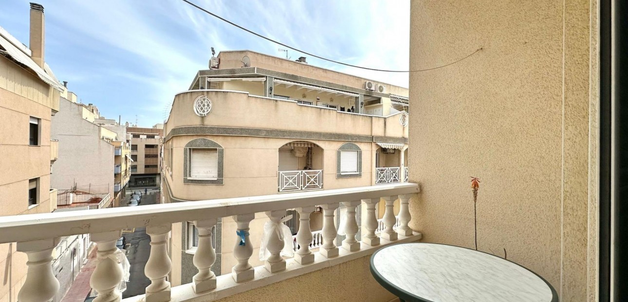 Herverkoop - Appartement / flat -
Torrevieja - Centro