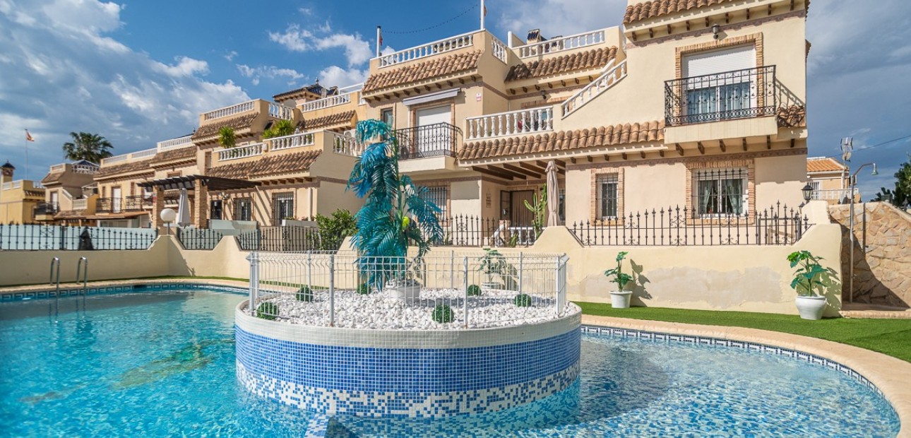 Sale - Apartment / flat -
Orihuela Costa