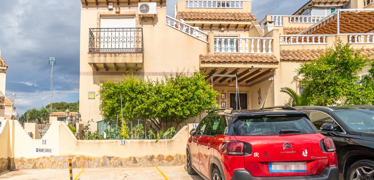 Sale - Apartment / flat -
Orihuela Costa