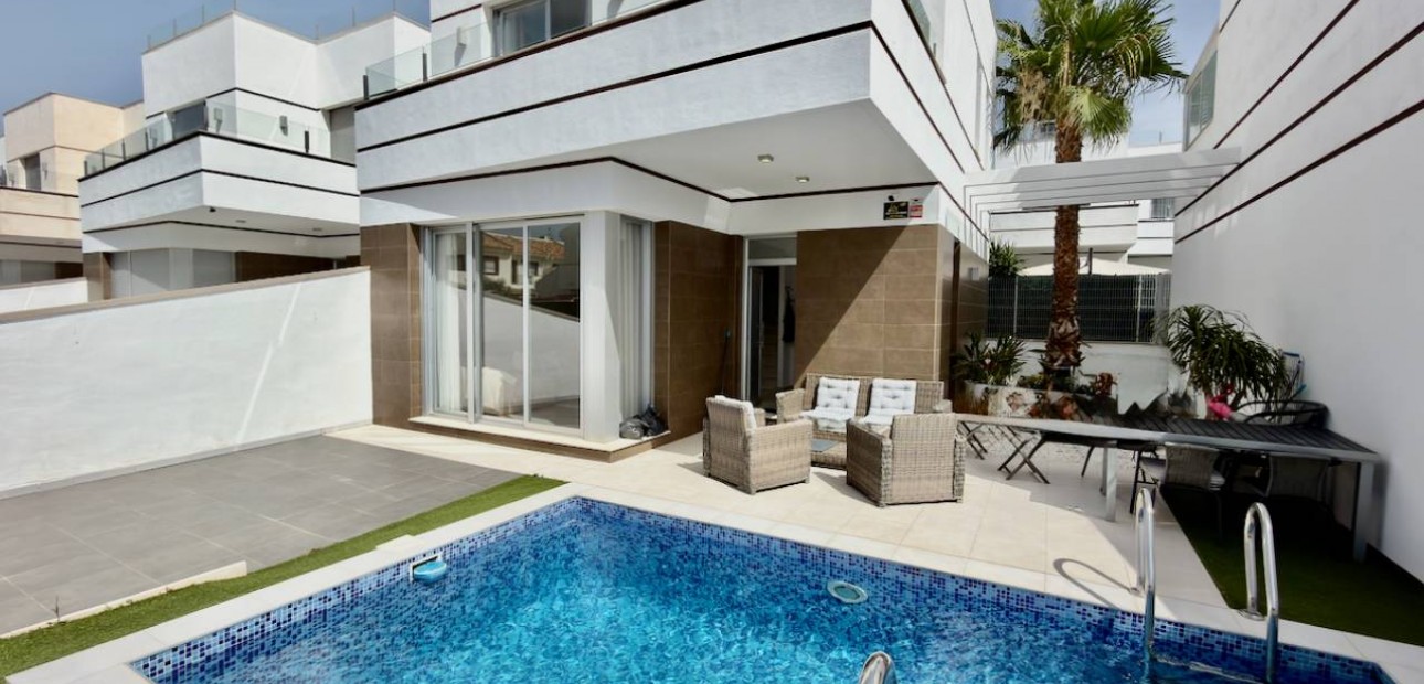 Sale - Villa -
Ciudad Quesada - Costa Blanca