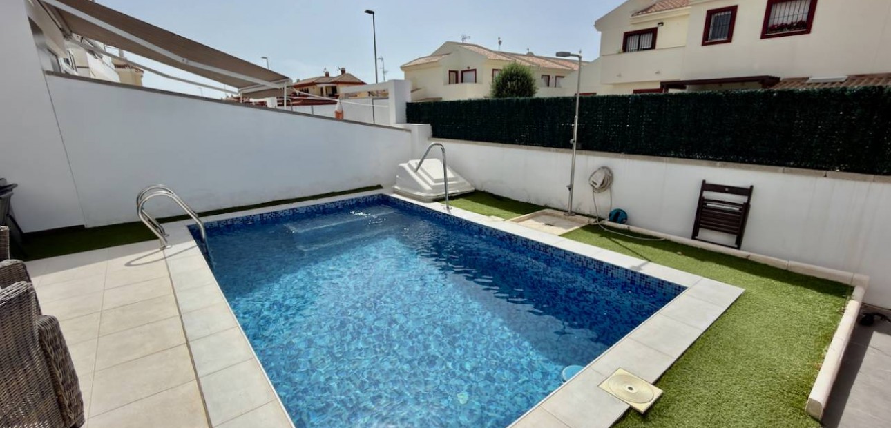 Sale - Villa -
Ciudad Quesada - Costa Blanca