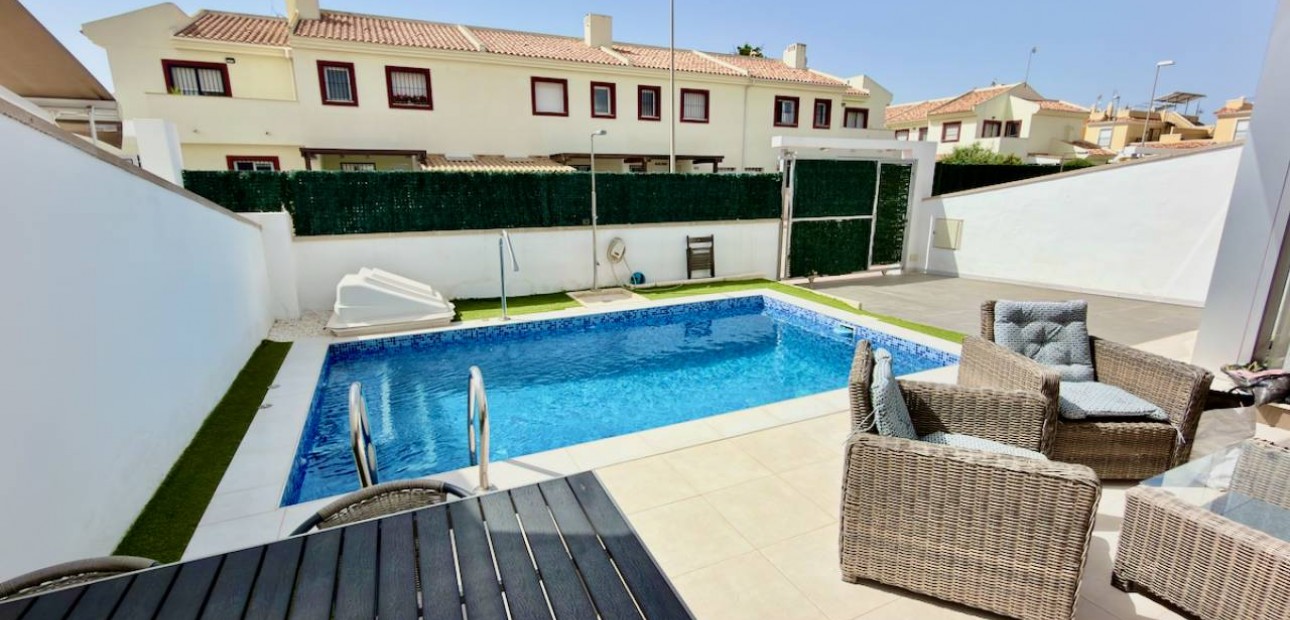 Sale - Villa -
Ciudad Quesada - Costa Blanca