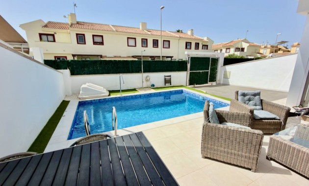 Sale - Villa -
Ciudad Quesada - Costa Blanca