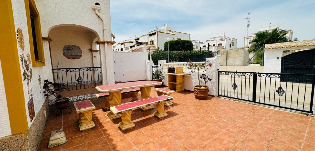 Sale - Townhouse -
Orihuela - Entre Naranjos Vistabella