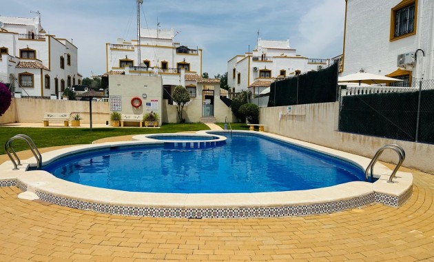 Sale - Townhouse -
Orihuela - Entre Naranjos Vistabella