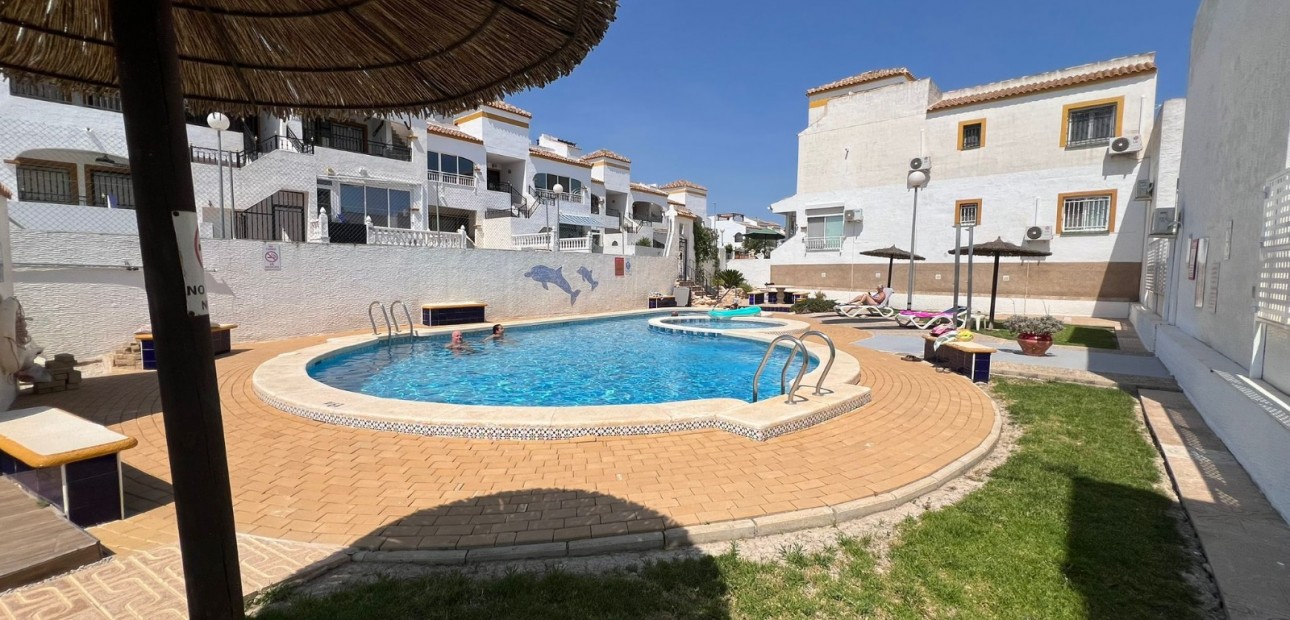 Sale - Apartment / flat -
Orihuela - Entre Naranjos - Vistabella Golf