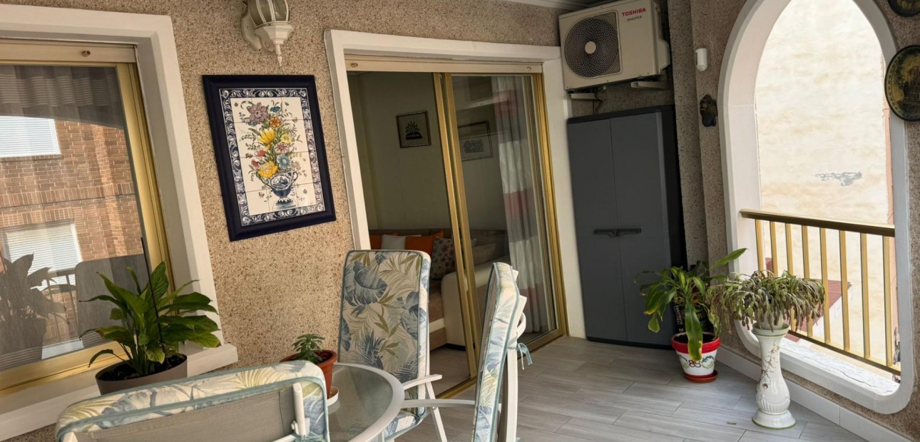 Sale - Apartment / flat -
Torrevieja - Playa de los locos