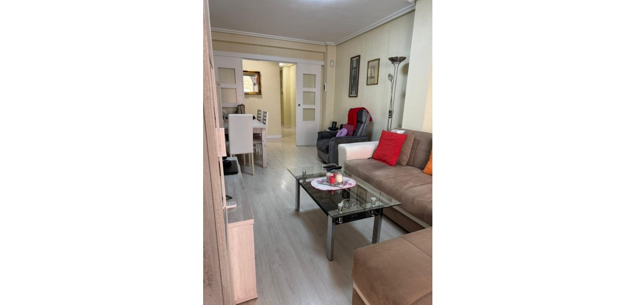 Sale - Apartment / flat -
Torrevieja - Playa de los locos