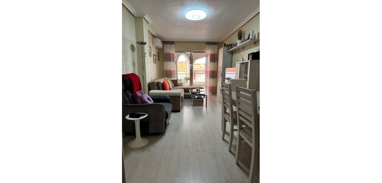 Sale - Apartment / flat -
Torrevieja - Playa de los locos