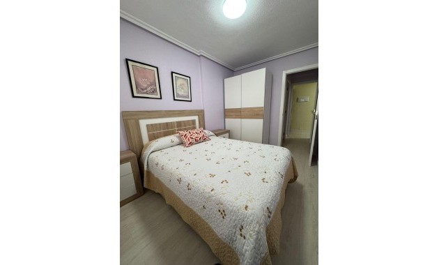 Sale - Apartment / flat -
Torrevieja - Playa de los locos
