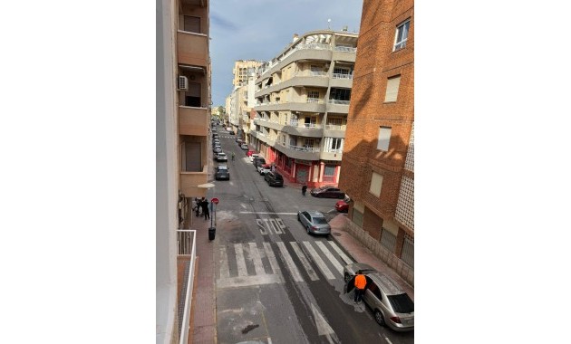 Sale - Apartment / flat -
Torrevieja - Playa de los locos