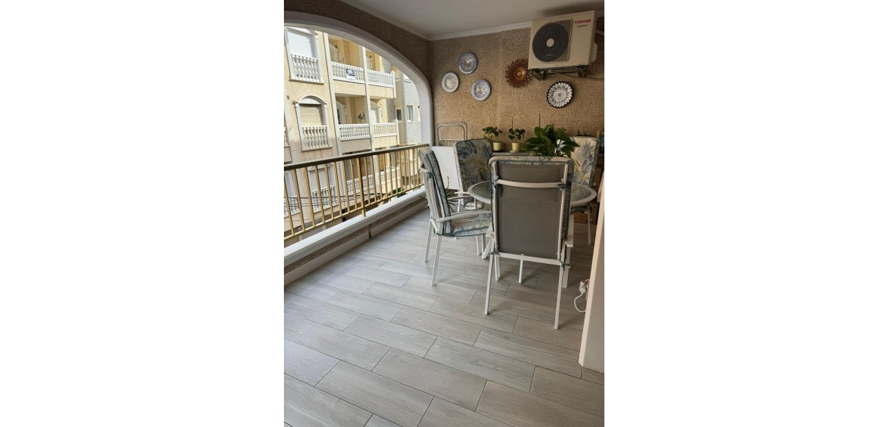 Sale - Apartment / flat -
Torrevieja - Playa de los locos