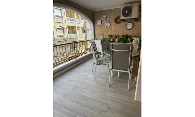 Sale - Apartment / flat -
Torrevieja - Playa de los locos