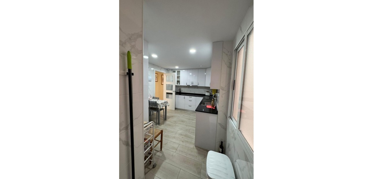 Sale - Apartment / flat -
Torrevieja - Playa de los locos