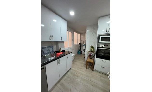 Sale - Apartment / flat -
Torrevieja - Playa de los locos