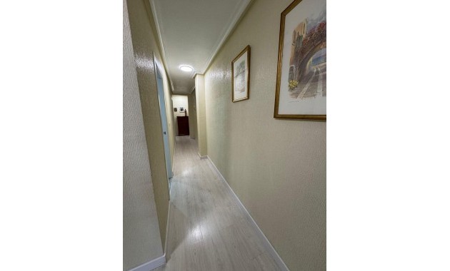 Sale - Apartment / flat -
Torrevieja - Playa de los locos
