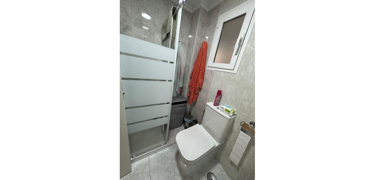 Sale - Apartment / flat -
Torrevieja - Playa de los locos