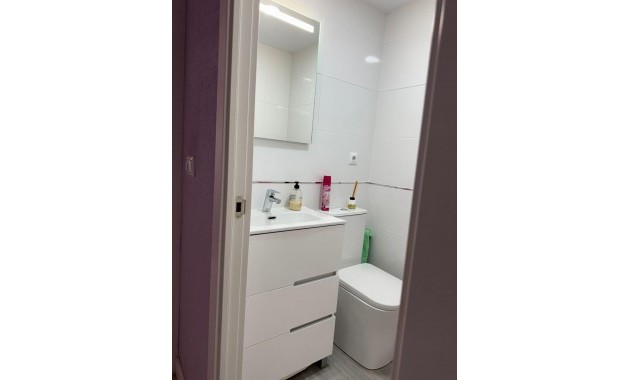 Sale - Apartment / flat -
Torrevieja - Playa de los locos