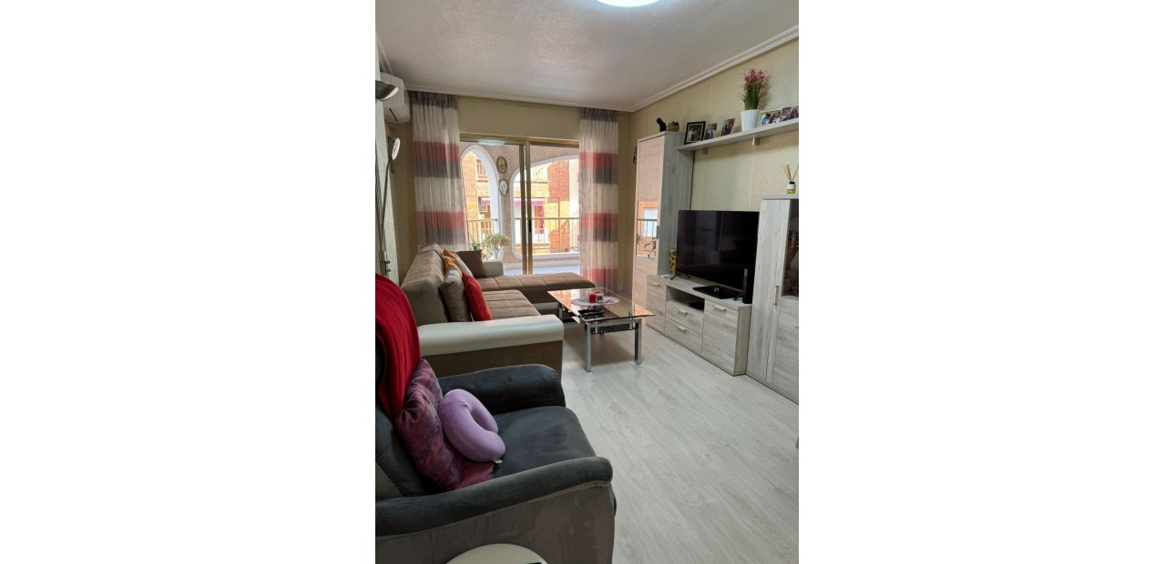 Sale - Apartment / flat -
Torrevieja - Playa de los locos