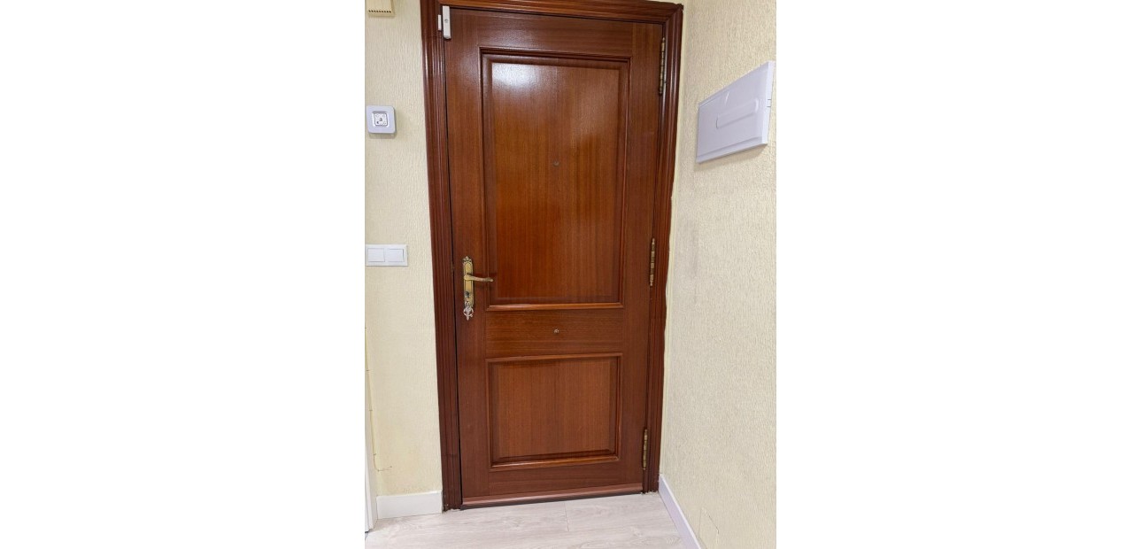 Sale - Apartment / flat -
Torrevieja - Playa de los locos