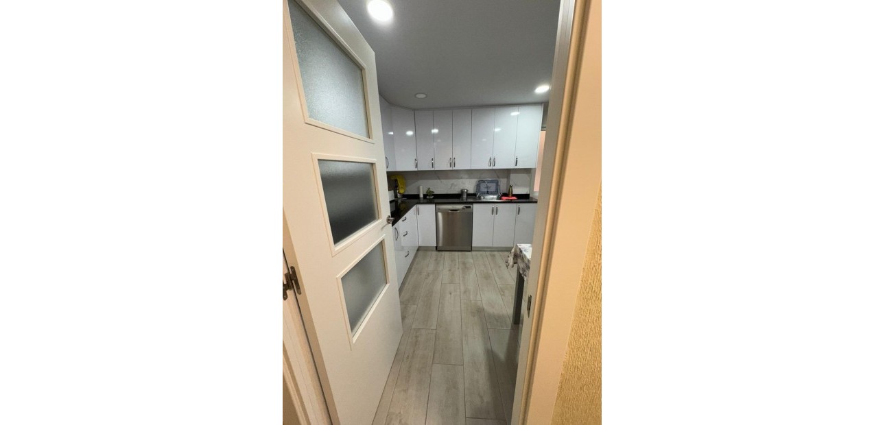Sale - Apartment / flat -
Torrevieja - Playa de los locos
