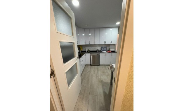 Sale - Apartment / flat -
Torrevieja - Playa de los locos