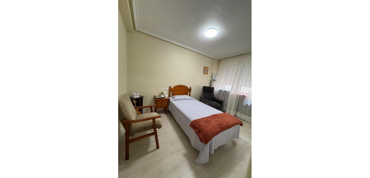 Sale - Apartment / flat -
Torrevieja - Playa de los locos