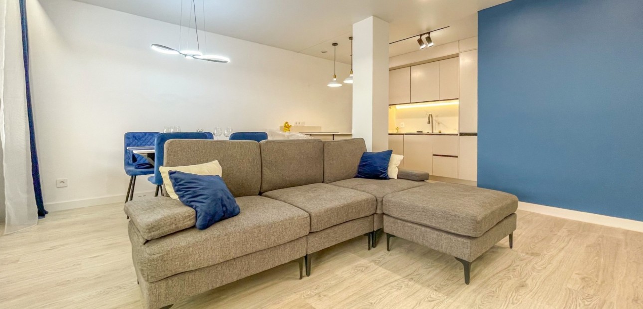 Sale - Apartment / flat -
Torrevieja - Playa Acequion