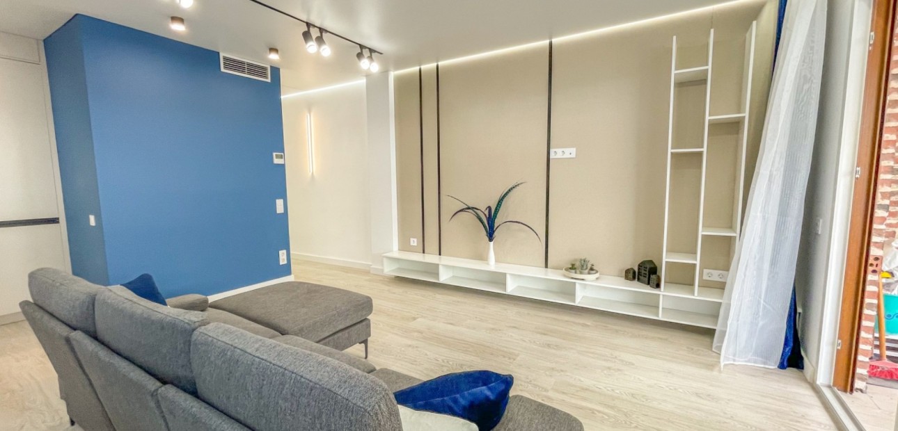 Sale - Apartment / flat -
Torrevieja - Playa Acequion