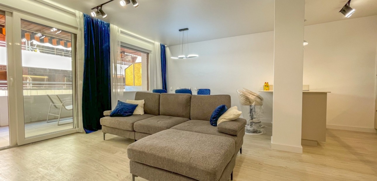 Sale - Apartment / flat -
Torrevieja - Playa Acequion