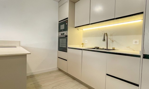 Sale - Apartment / flat -
Torrevieja - Playa Acequion