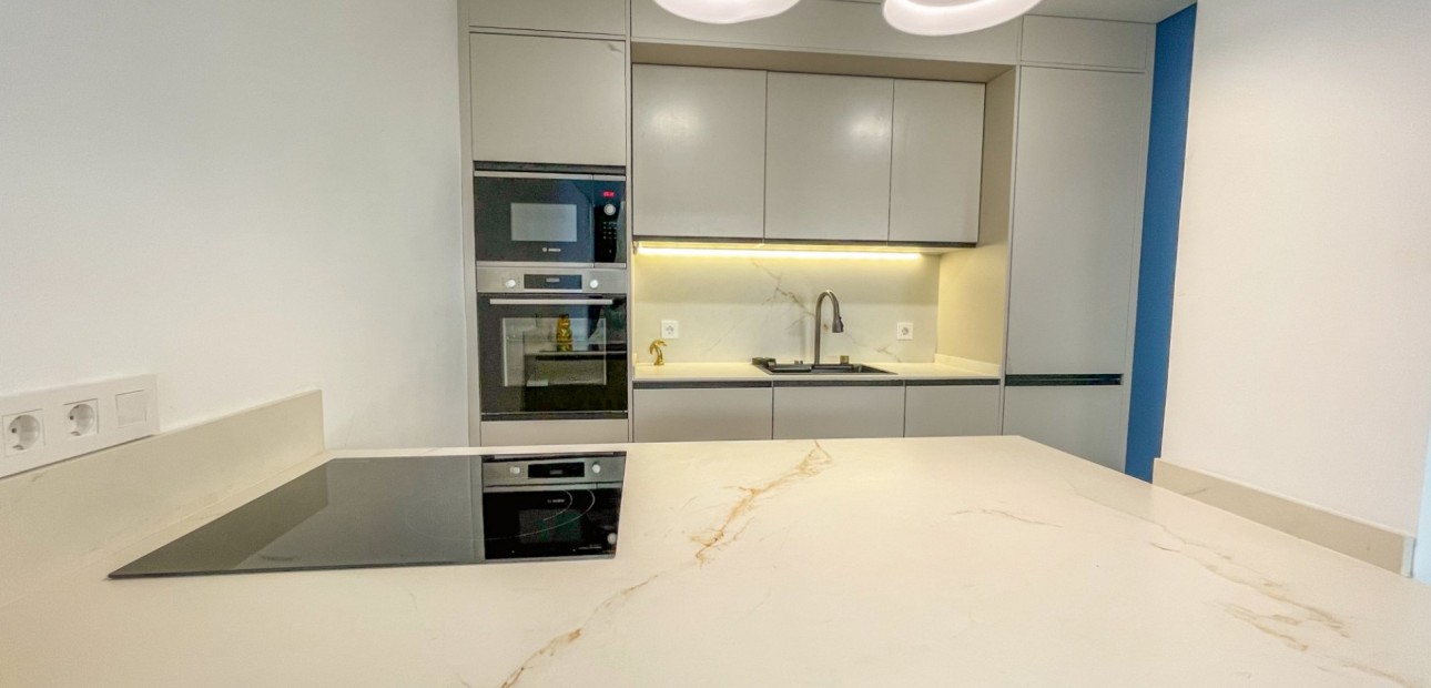 Sale - Apartment / flat -
Torrevieja - Playa Acequion