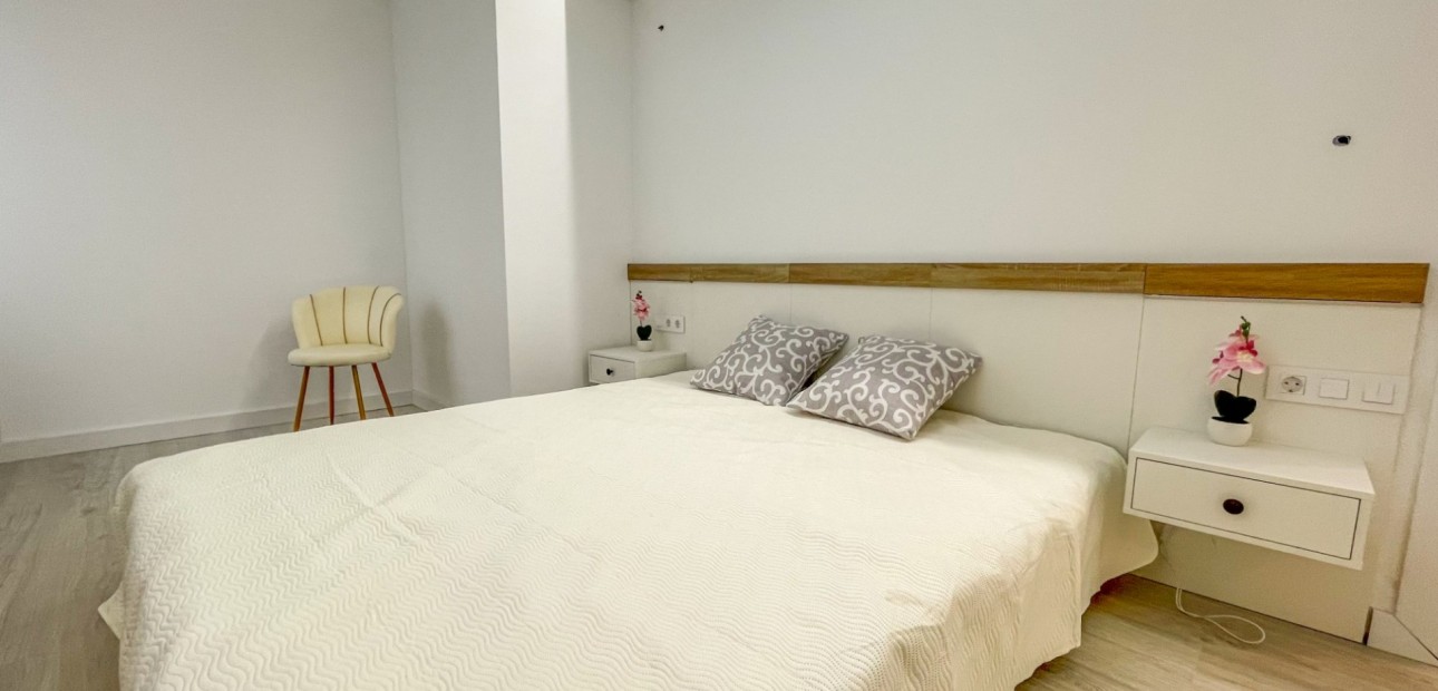 Sale - Apartment / flat -
Torrevieja - Playa Acequion