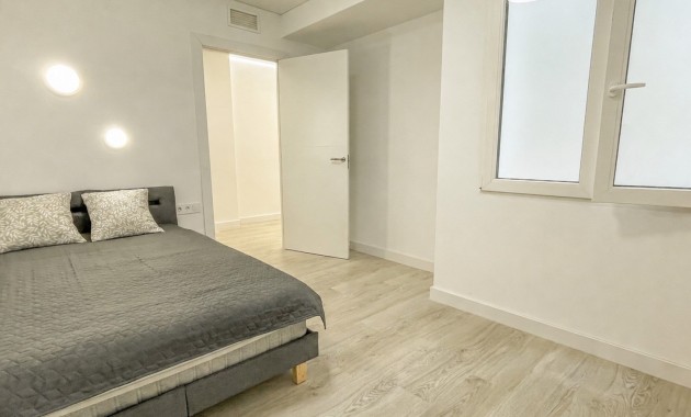 Sale - Apartment / flat -
Torrevieja - Playa Acequion