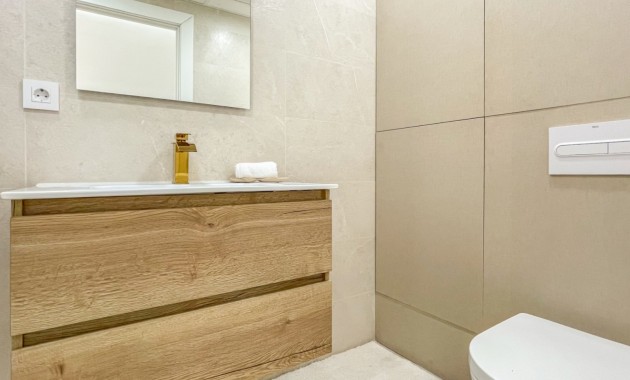 Sale - Apartment / flat -
Torrevieja - Playa Acequion