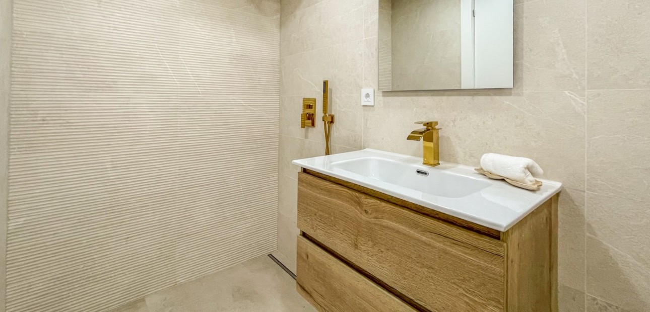 Sale - Apartment / flat -
Torrevieja - Playa Acequion