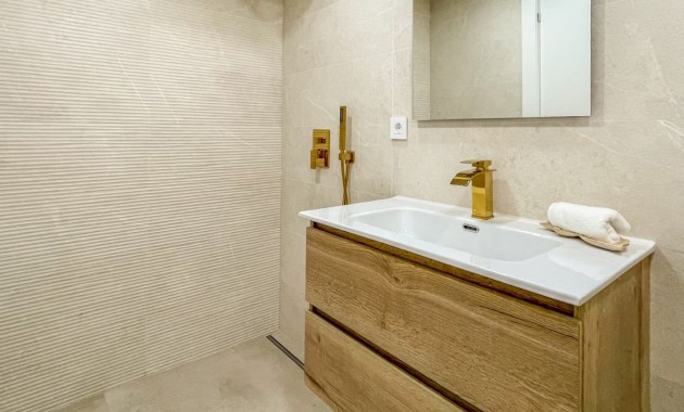 Sale - Apartment / flat -
Torrevieja - Playa Acequion