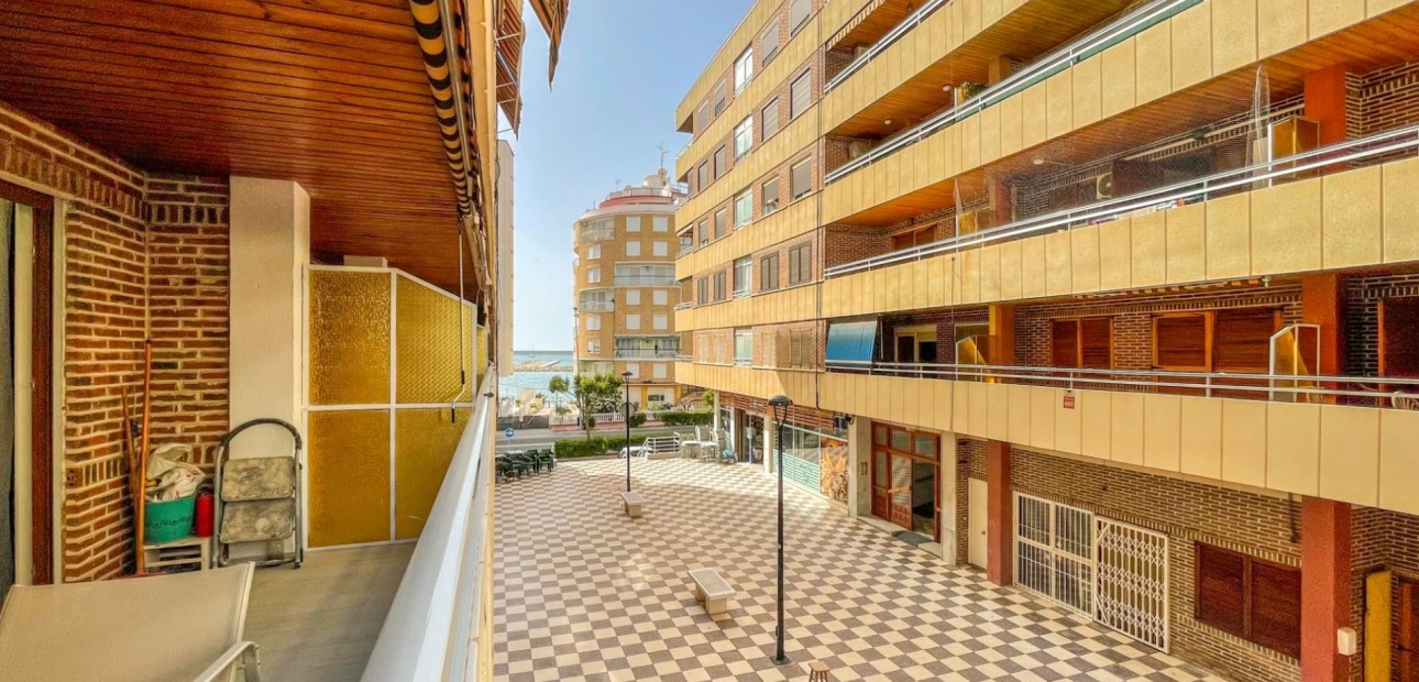 Sale - Apartment / flat -
Torrevieja - Playa Acequion