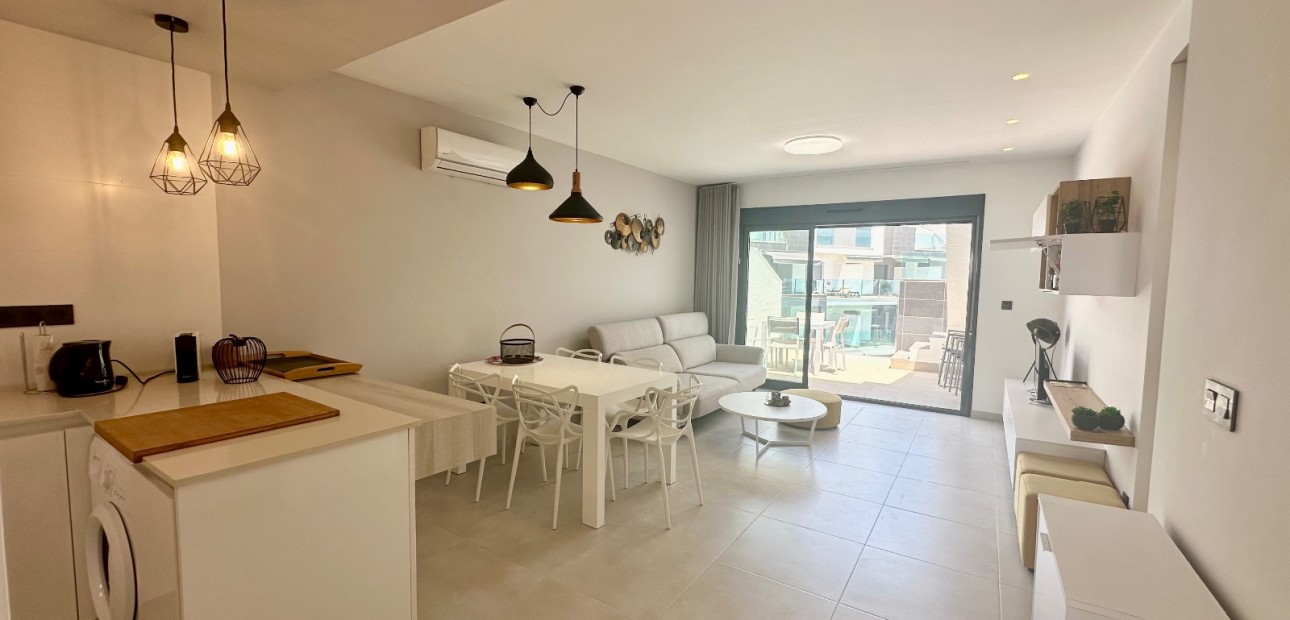 Sale - Penthouse -
Guardamar del Segura - El Raso