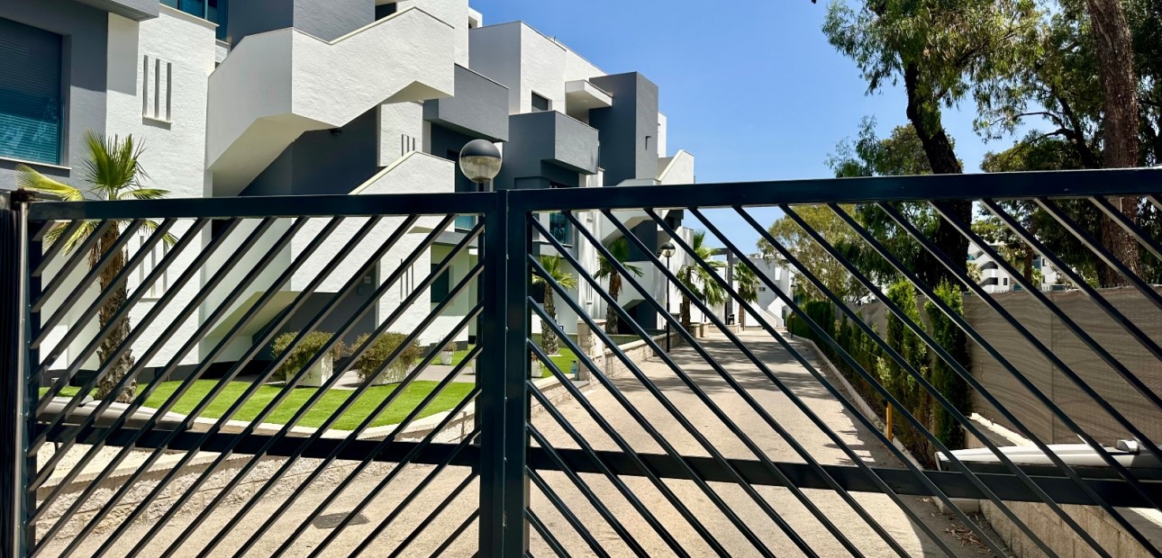 Sale - Penthouse -
Guardamar del Segura - El Raso