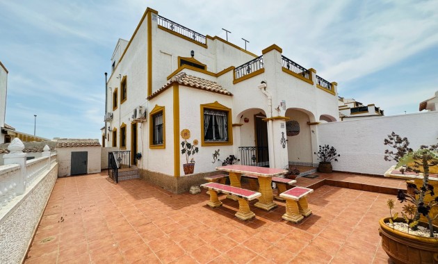 Sale - Townhouse -
Orihuela - Entre Naranjos Vistabella
