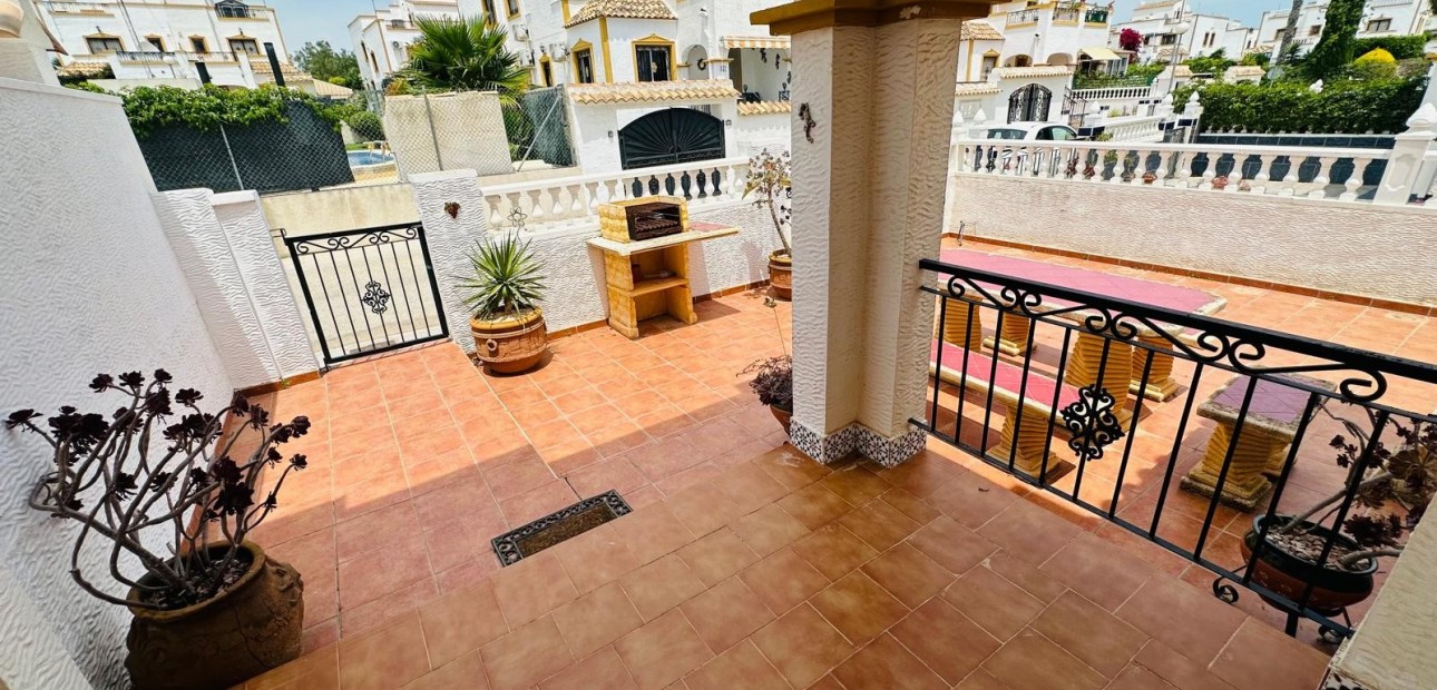 Sale - Townhouse -
Orihuela - Entre Naranjos Vistabella