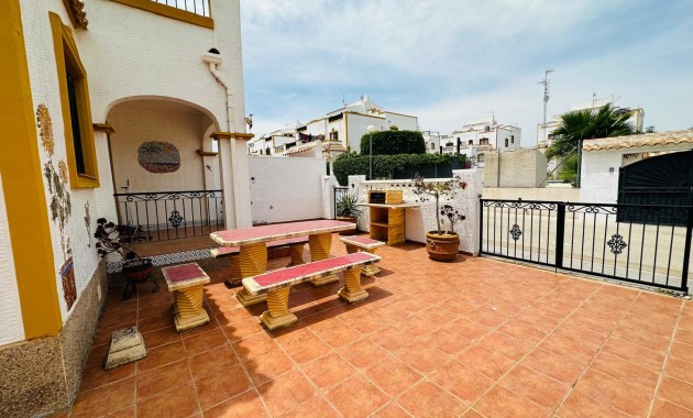 Sale - Townhouse -
Orihuela - Entre Naranjos Vistabella