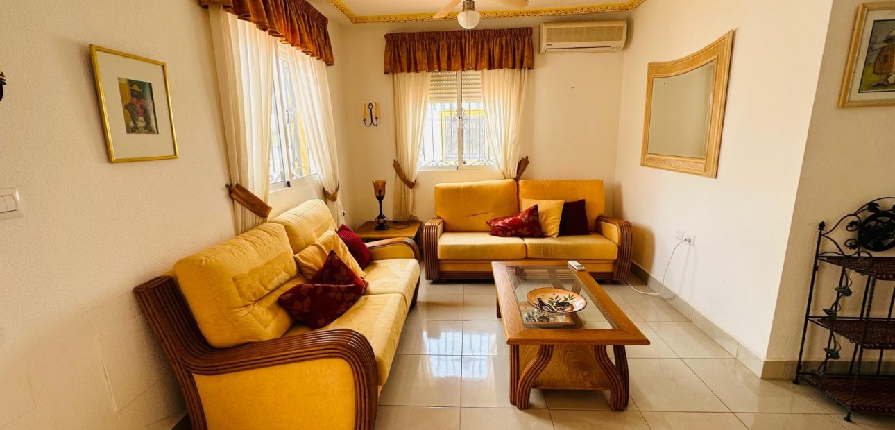 Sale - Townhouse -
Orihuela - Entre Naranjos Vistabella