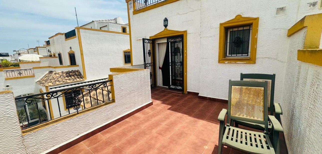 Sale - Townhouse -
Orihuela - Entre Naranjos Vistabella