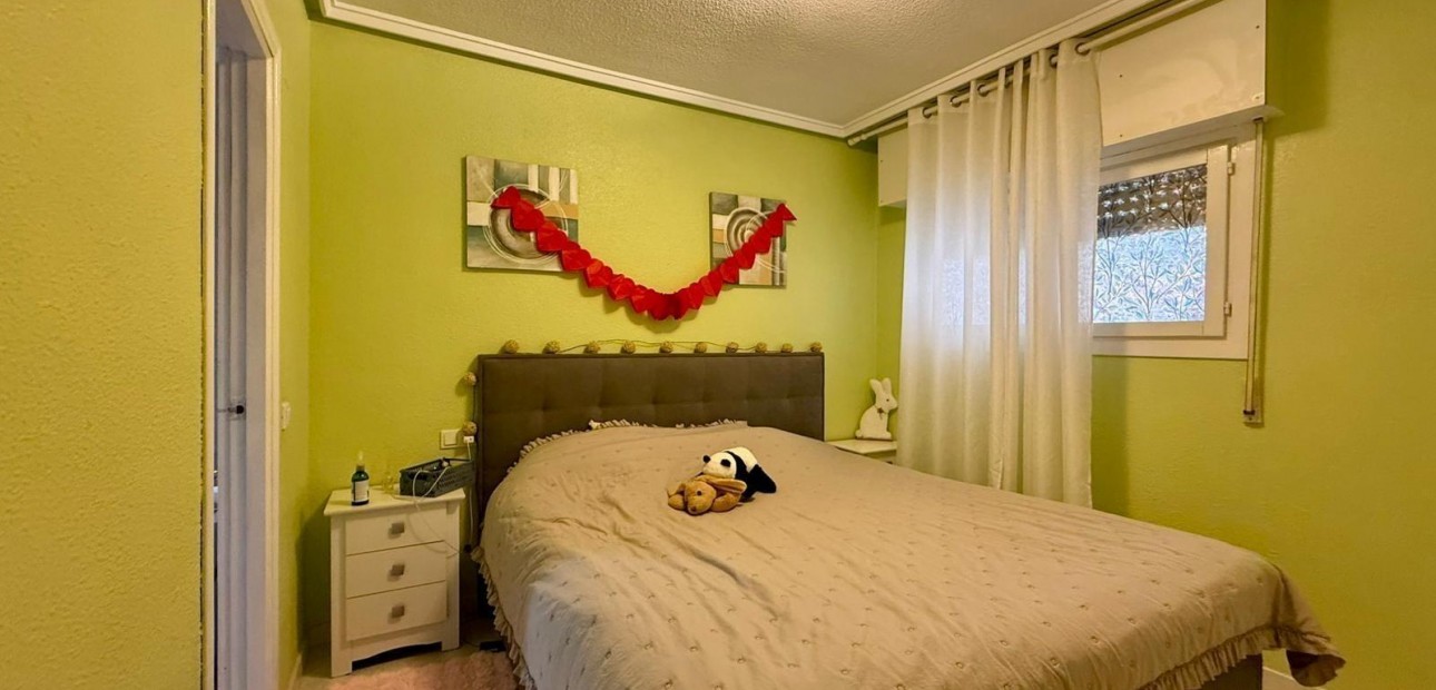 Sale - Apartment / flat -
Torrevieja - Centro