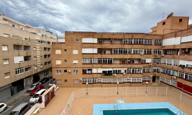 Sale - Apartment / flat -
Torrevieja - Centro