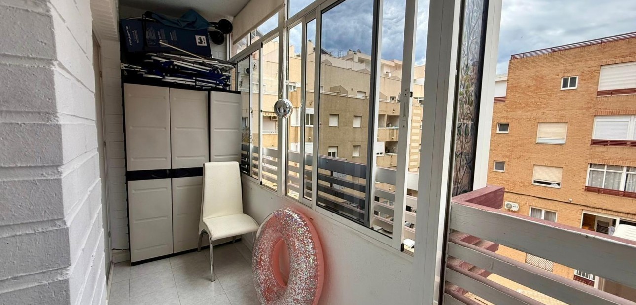 Sale - Apartment / flat -
Torrevieja - Centro