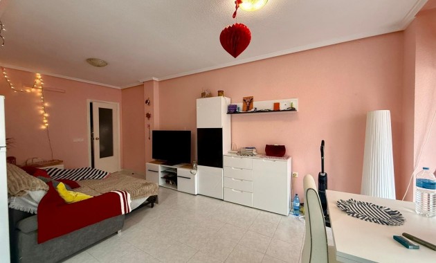 Sale - Apartment / flat -
Torrevieja - Centro